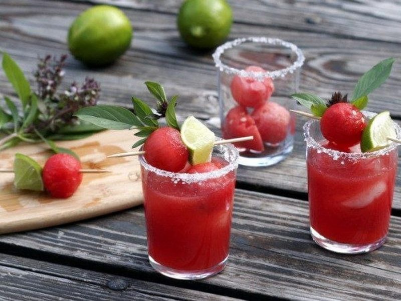 Коктейль Тайская арбузная Маргарита с базиликом (Cocktail Thai watermelon Margarita with Basil)