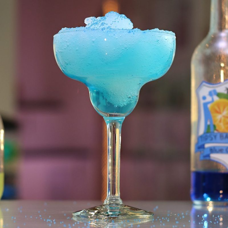 Коктейль Замороженный Голубой Дайкири (Frozen Blue Daiquiri)