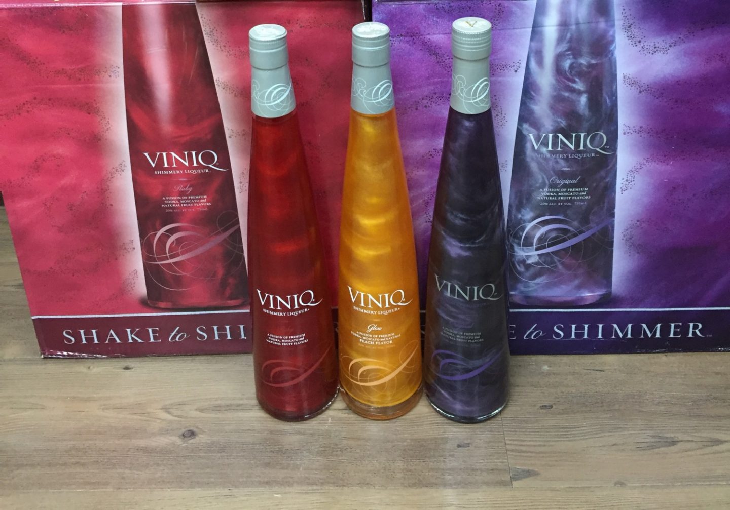 Мерцающий ликёр Виник (Viniq Original Shimmery Liqueur)